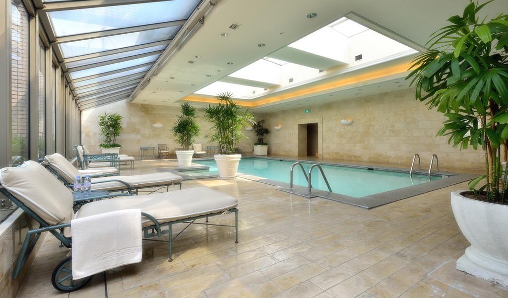 The Sherwood Тайбэй Экстерьер фото The pool at the Mandarin Oriental, Paris