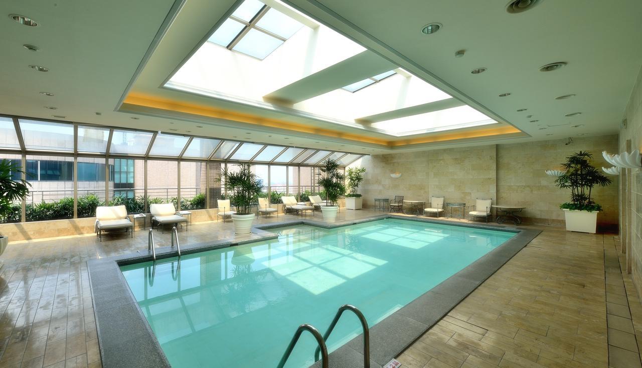 The Sherwood Тайбэй Экстерьер фото The pool at the Four Seasons Hotel